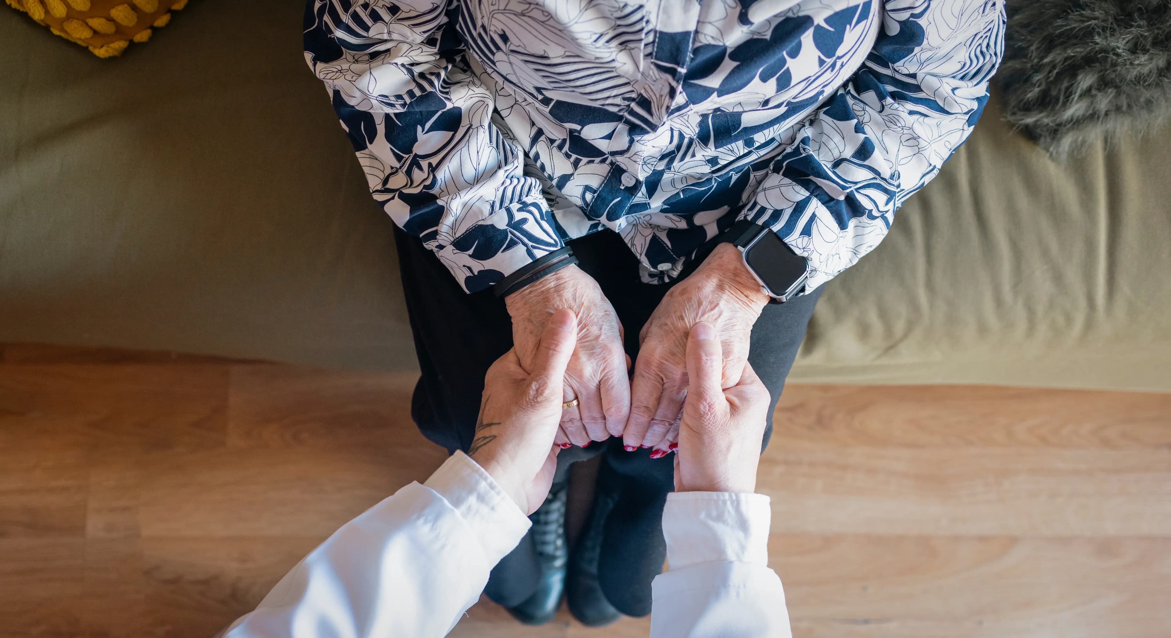 Anziani che partecipano ad attività ricreative insieme